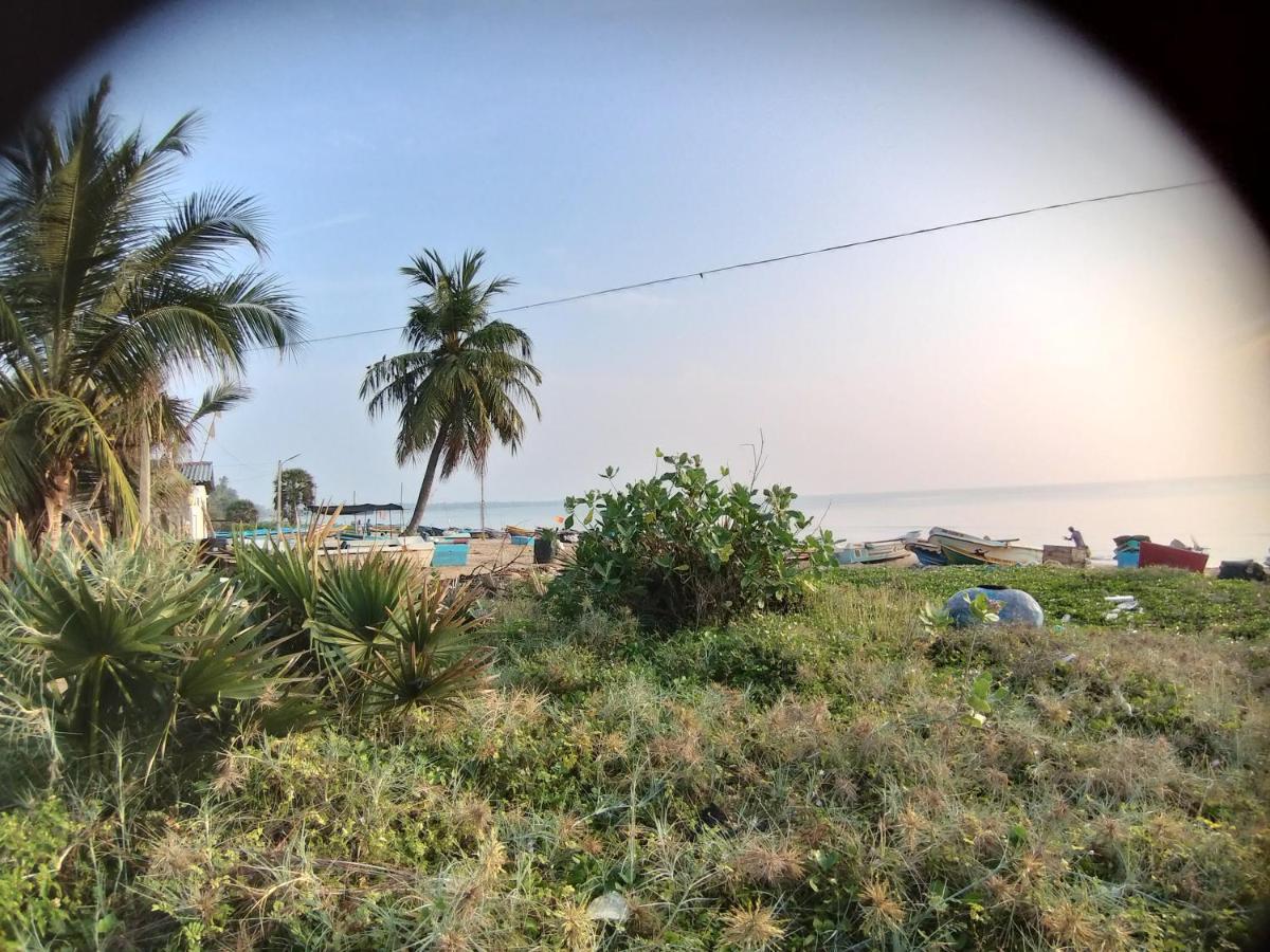 Beach Life Uppuveli Trincomalee Ngoại thất bức ảnh