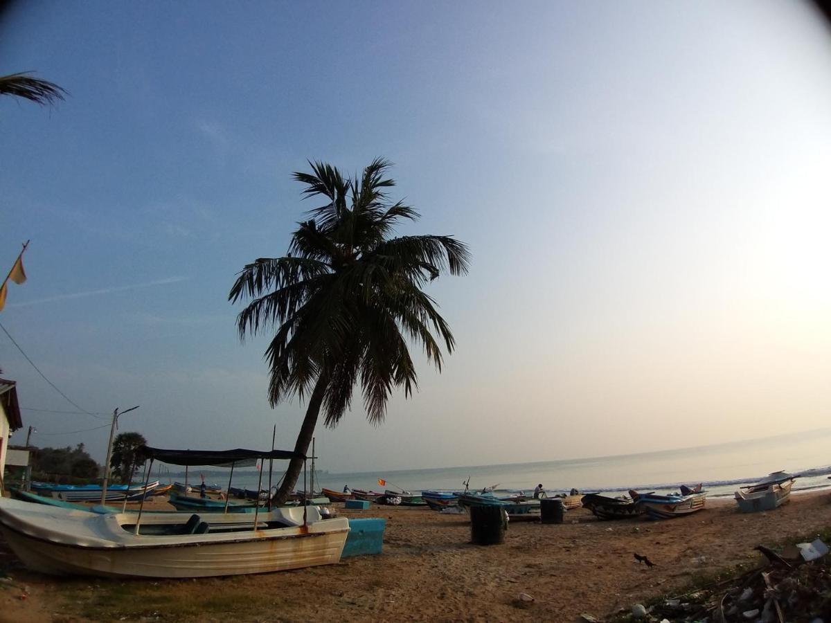Beach Life Uppuveli Trincomalee Ngoại thất bức ảnh
