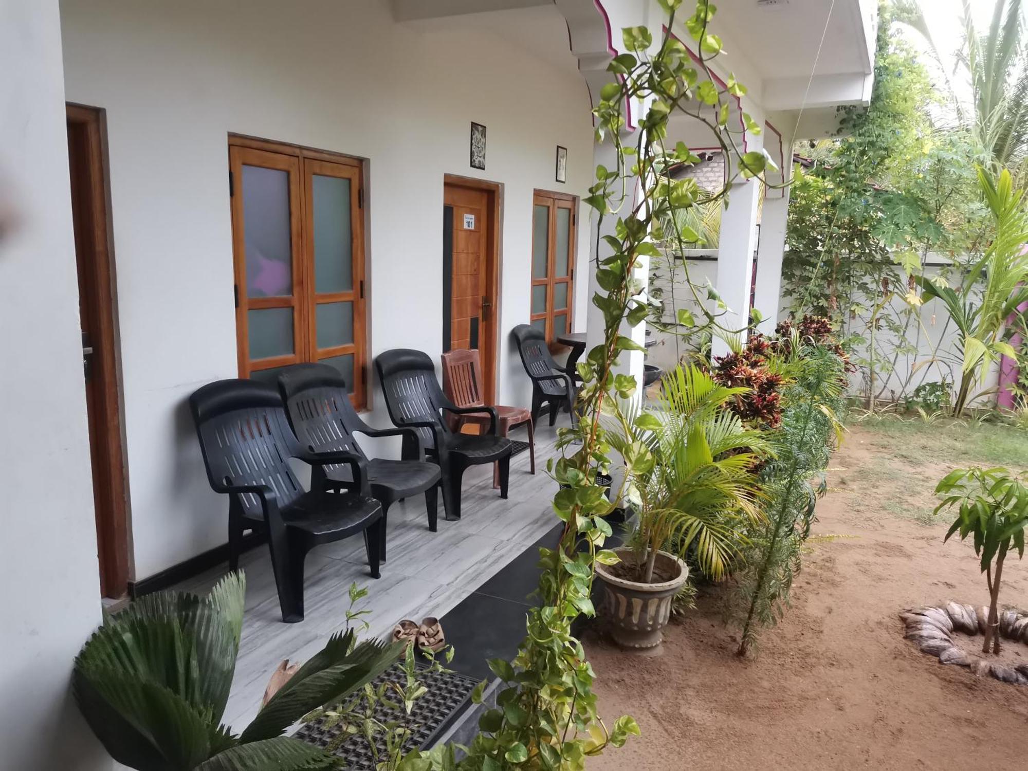 Beach Life Uppuveli Trincomalee Ngoại thất bức ảnh